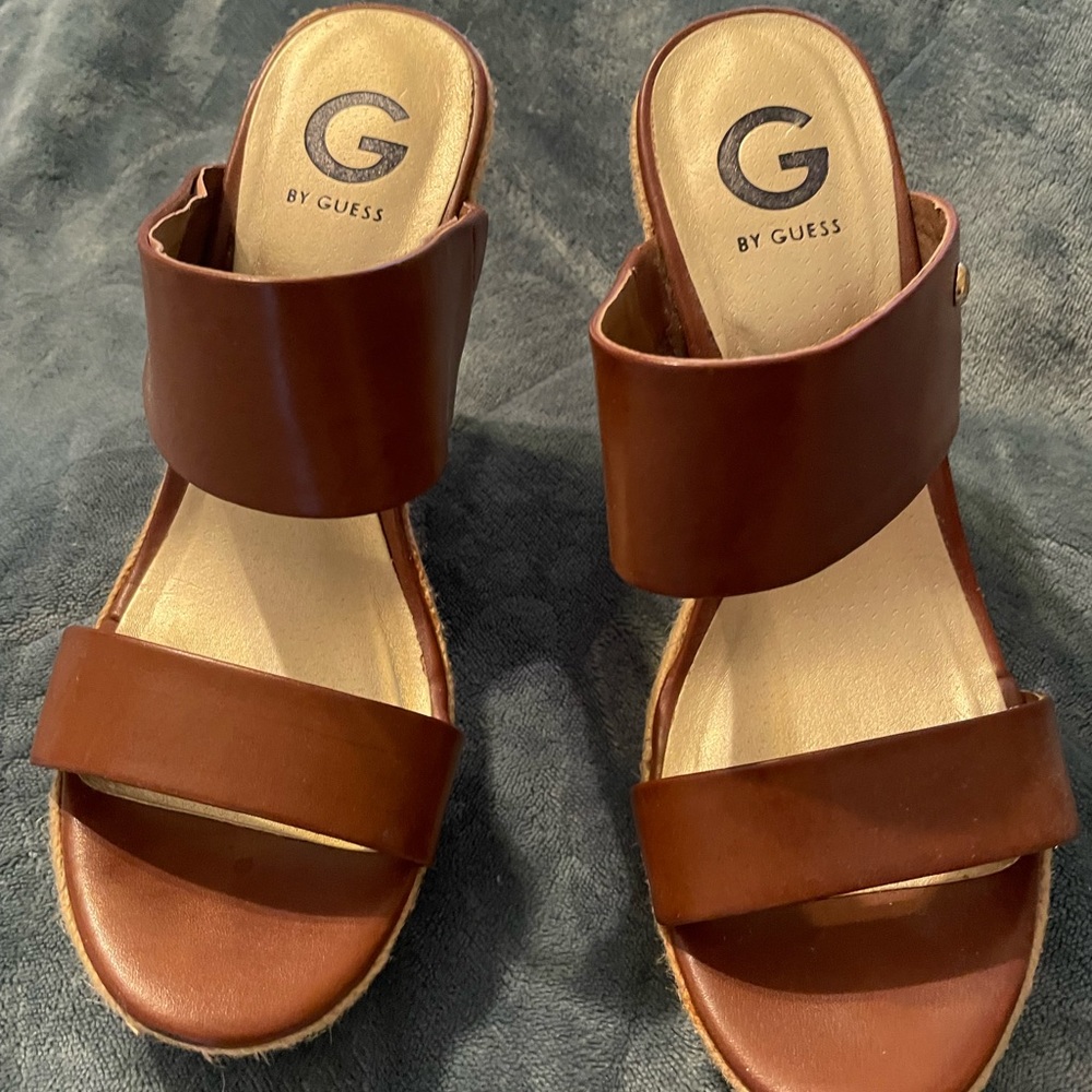 2/$20 Guess tan wedge sandals w/gold studs